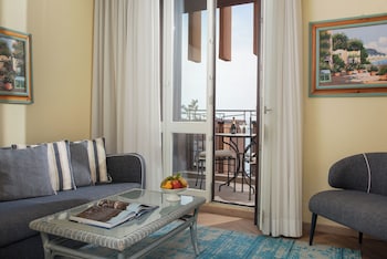 Deluxe Suite, 1 King Bed