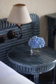 Deluxe Twin Room (With Rollaway Bed)