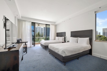 Standard Room, 2 Double Beds (Low Floor)