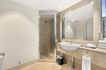 Standard Room, 2 Double Beds (Low Floor)