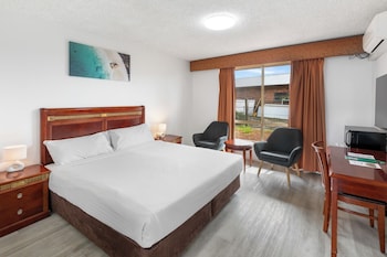 Deluxe Room, 1 King Bed