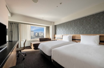 Standard Room, 2 Twin Beds, Corner (Mid Floor)