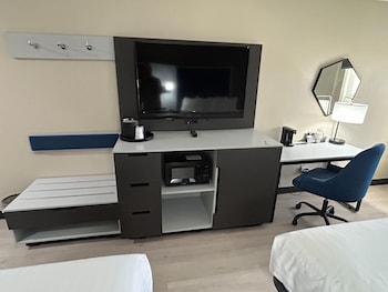 Standard Room, 2 Queen Beds, Non Smoking, Refrigerator & Microwave