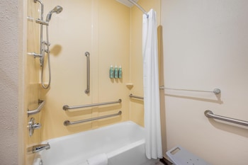 Standard Room, 1 Queen Bed, Accessible, Refrigerator & Microwave