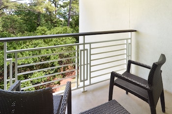 Room, 2 Queen Beds, Balcony (Island, View)