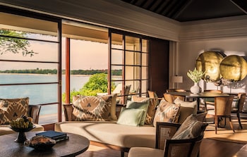 Premier Villa, 1 King Bed (Ocean)