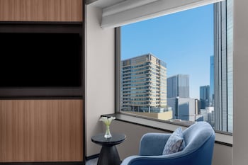 Suite, 1 King Bed, Club Lounge Access (Mizu)