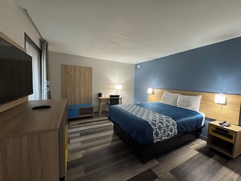 Room, 1 Queen Bed (Second Floor)