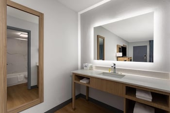 Room, 1 King Bed, Non Smoking