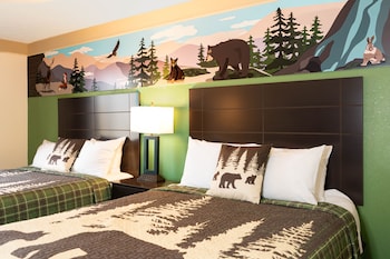 Deluxe Room, 2 Queen Beds