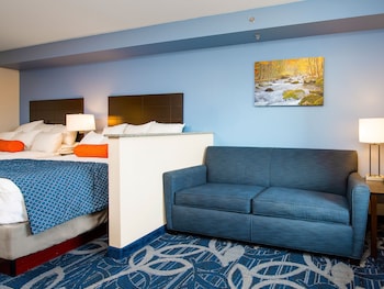 Family Room, Balcony, Poolside