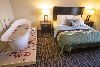 Honeymoon Single Room, 1 King Bed (Celebration Suite)