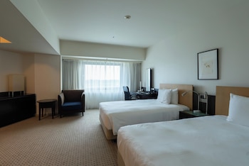 Premium Room, 2 Twin Beds (Airport View)