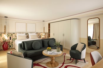 Junior Suite, Pool View