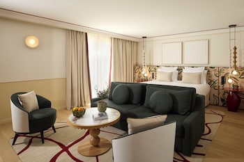 Junior Suite, Pool View