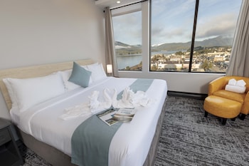 Standard Room, 1 King Bed, Balcony, Partial Ocean View