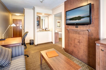 Suite, 1 King Bed, Non Smoking, Jetted Tub