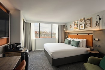 Premium Room, 1 King Bed, Corner