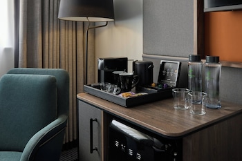 Premium Room, 1 King Bed, Corner