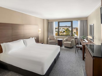 Deluxe Room, 1 King Bed (City Side)