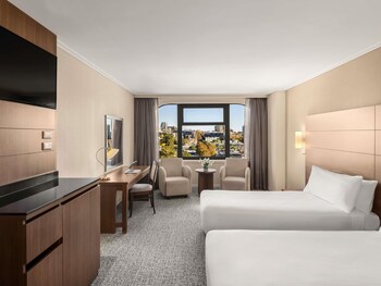 Deluxe Room, 1 King Bed (City Side)