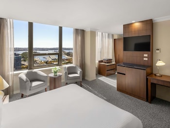 Deluxe Room, 1 King Bed, Harbor View