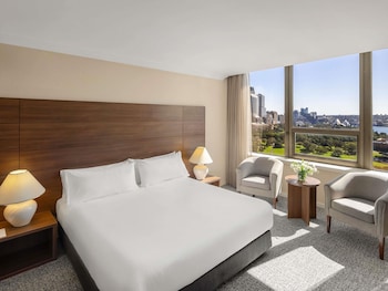 Deluxe Room, 1 King Bed, Harbor View