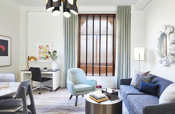 Suite (Sutter)