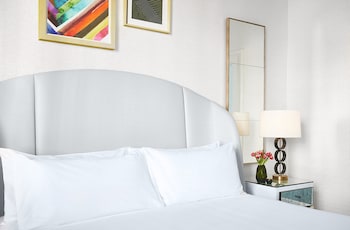 Executive Room, 1 King Bed with Sofa bed
