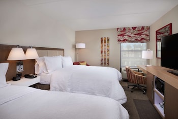 Room, 2 Queen Beds, Refrigerator & Microwave, Pool View