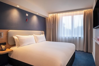 Standard Room, 1 Queen Bed, Accessible Bathtub