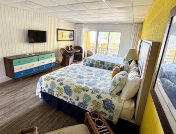 Standard Room, 2 Queen Beds, Garden View