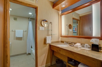 Room, 2 Queen Beds (Mobility/Hearing Accessible, Tub)