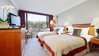Classic Room, 2 Twin Beds, River View