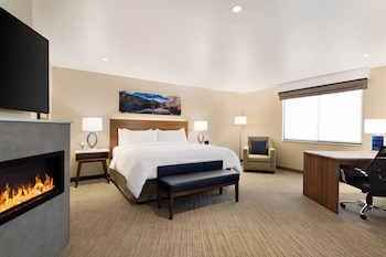Suite, 1 King Bed with Sofa bed, Fireplace