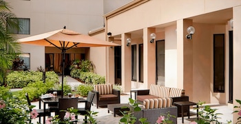 Room, 2 Queen Beds, Courtyard View