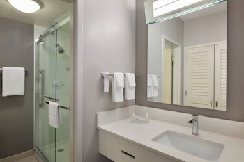 Room, 1 King Bed with Sofa bed (Mobility Accessible, Tub)