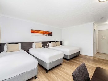 Family Room, Multiple Beds