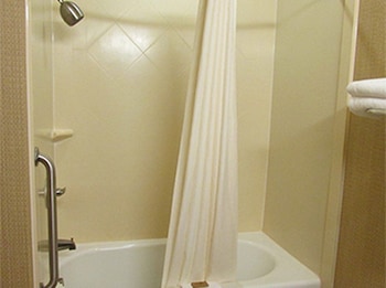 Room, 2 Queen Beds, City View