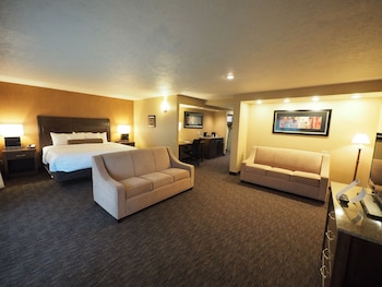 Deluxe Suite, 1 King Bed with Sofa bed