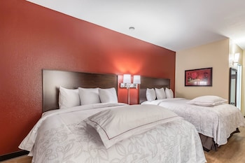 Deluxe Room, 2 Queen Beds (Smoke Free)