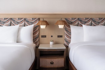 Room, 2 Double Beds, Courtyard View