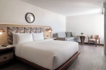 Deluxe Room, 1 King Bed