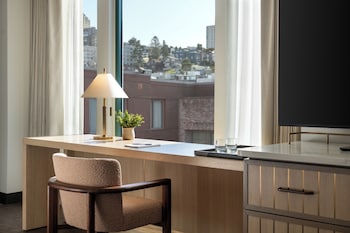 Room, 1 King Bed, City View