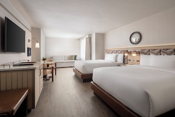 Deluxe Room, 2 Double Beds