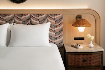 Room, 1 King Bed, Accessible, Bathtub