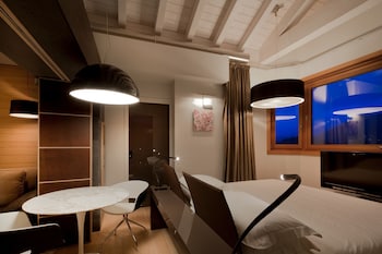 Suite (Emotional SPA Tower)