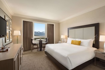 Fairmont Gold, Room, 1 King Bed