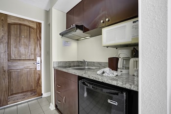 Standard Room, 2 Double Beds, Ocean View (Efficiency)