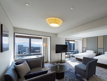 Junior Suite, 2 Twin Beds, Club Lounge Access